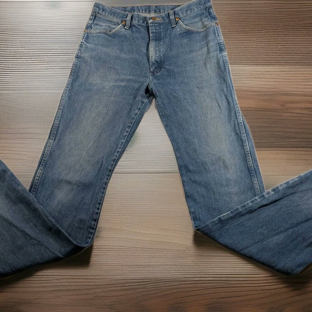 Wrangler Mens 34 x 38 Blue Denim Classic Fit Jeans Made In The USA